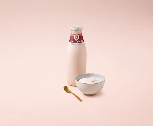 Volle yoghurt met fruit en kaneel