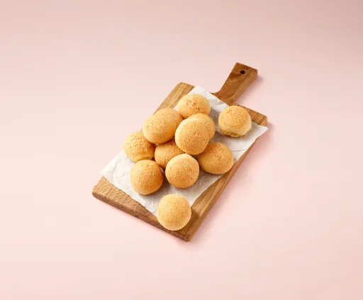 Grote kaasbroodjes 'Pão de Queijo'