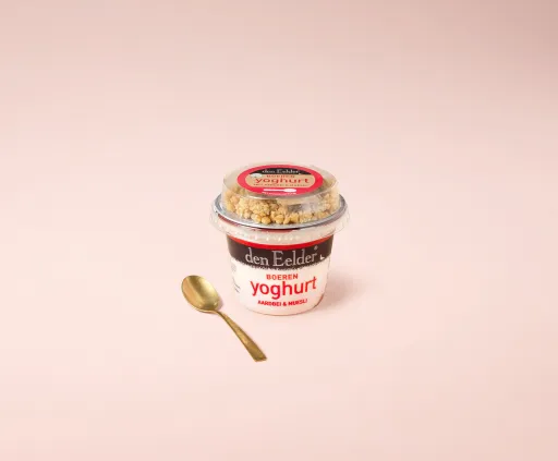 Aardbeienyoghurt met muesli