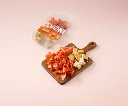 Salami schiacciata piccante
